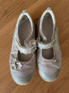 Stride Rite Girls Glitter Mary Jane Shoes in Shimmering Silver